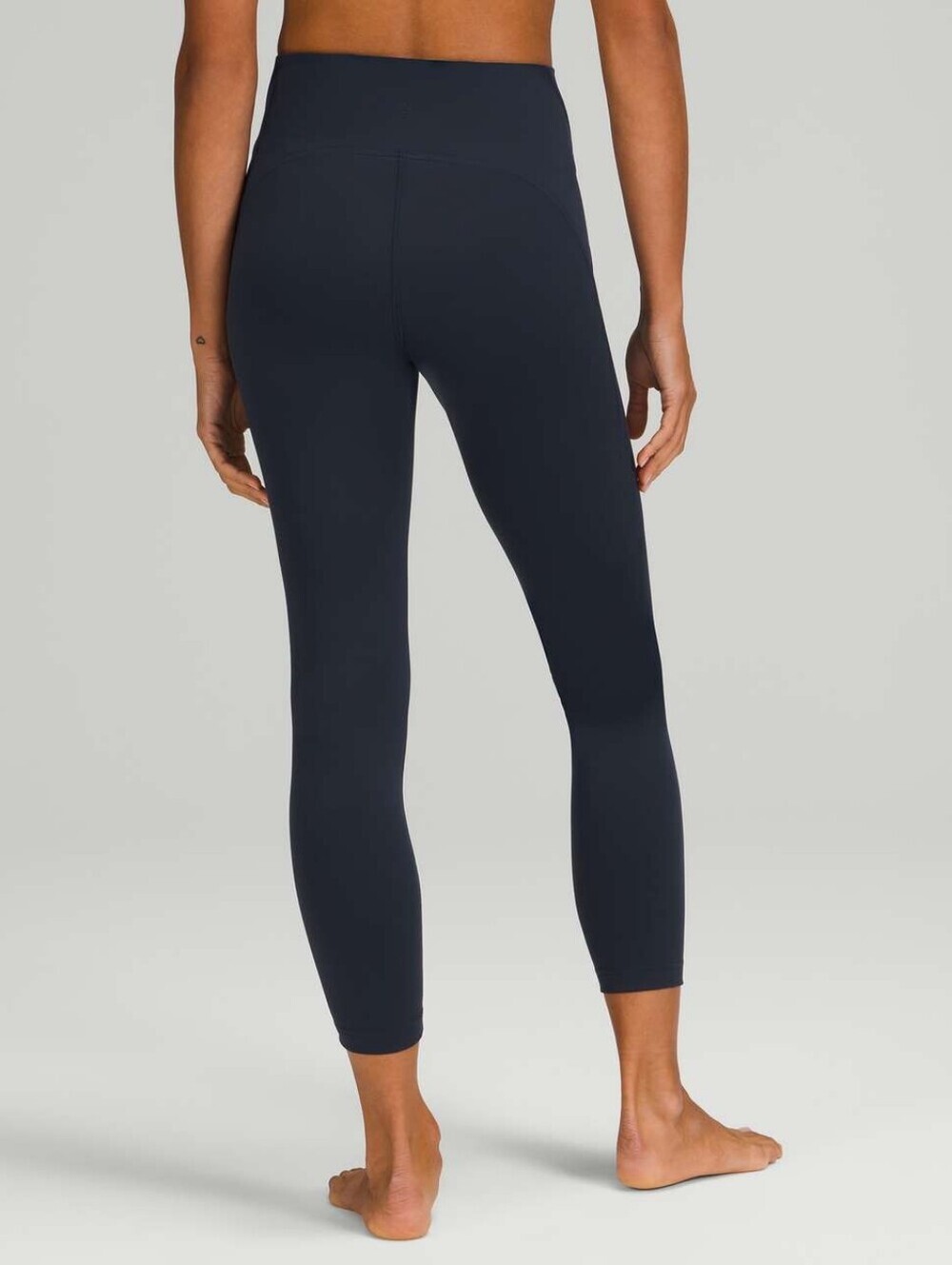 Lululemon Instill High-Rise Tight 25"True Navy size 6 in EUC